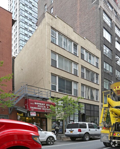 365-367 W 36th St, New York, NY for lease - Primary Photo - Image 1 of 11