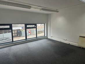 1-12 Alma St, Luton for lease Interior Photo- Image 1 of 7