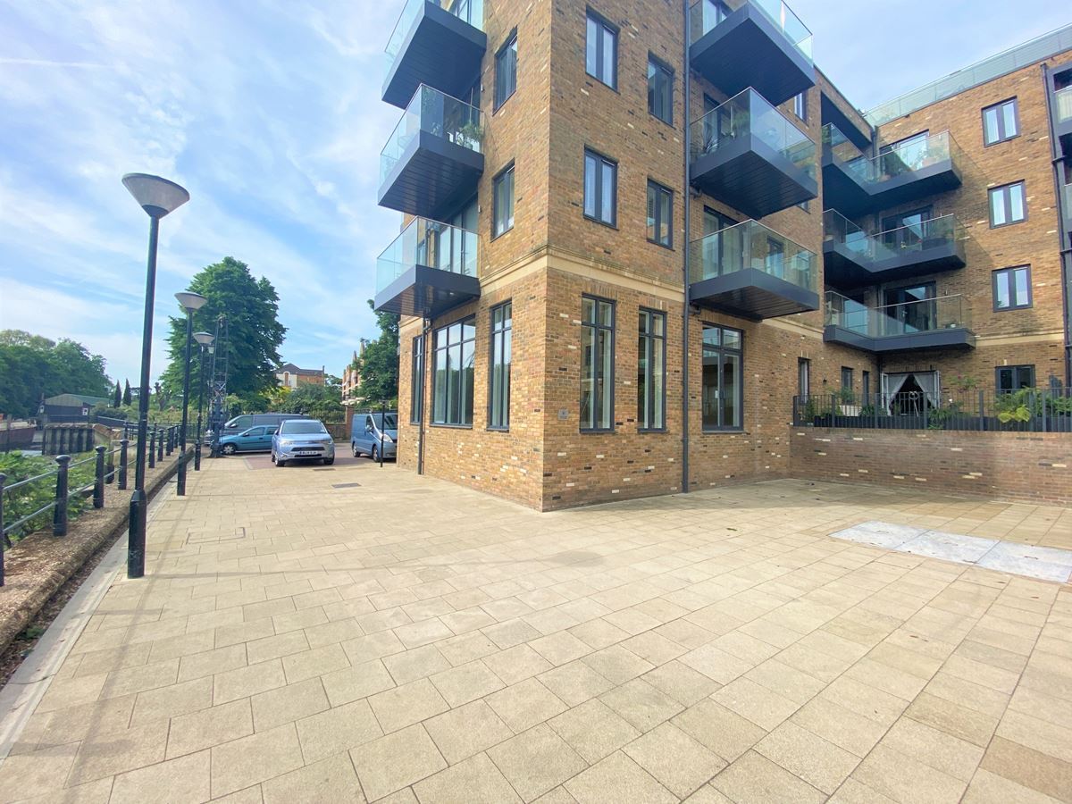 Swan St, Isleworth for sale Building Photo- Image 1 of 1