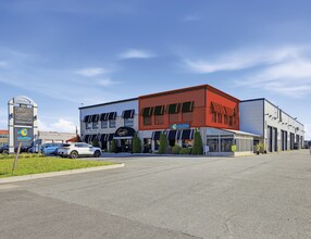 1015 Boul Lionel-Boulet, Varennes, QC for lease Interior Photo- Image 1 of 5