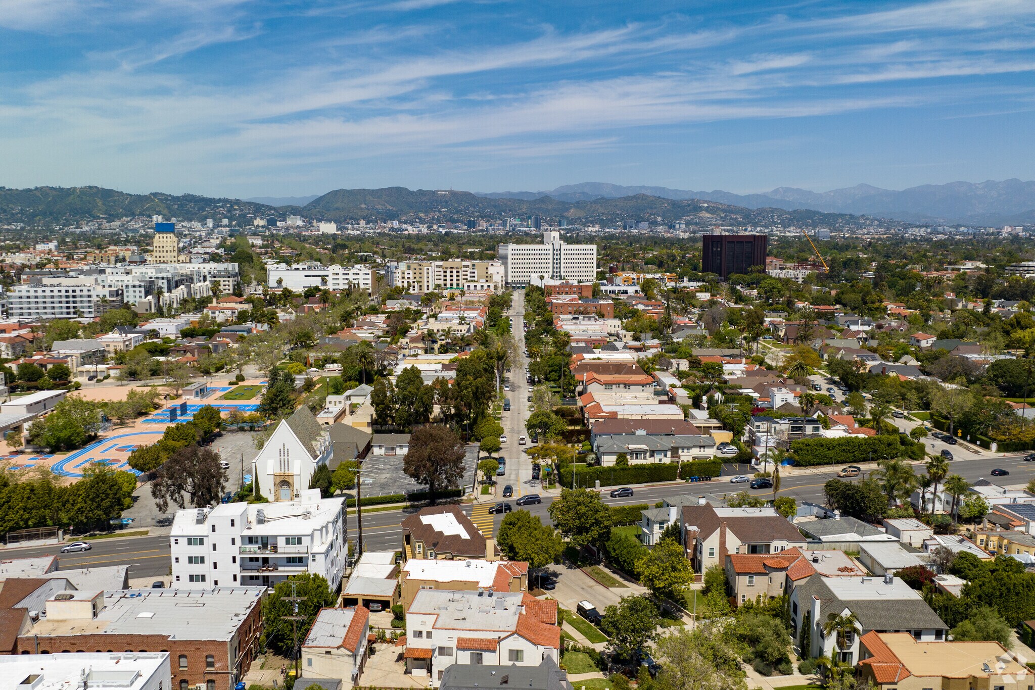 930 S Mansfield Ave, Los Angeles, CA 90036 19 units fully entitled