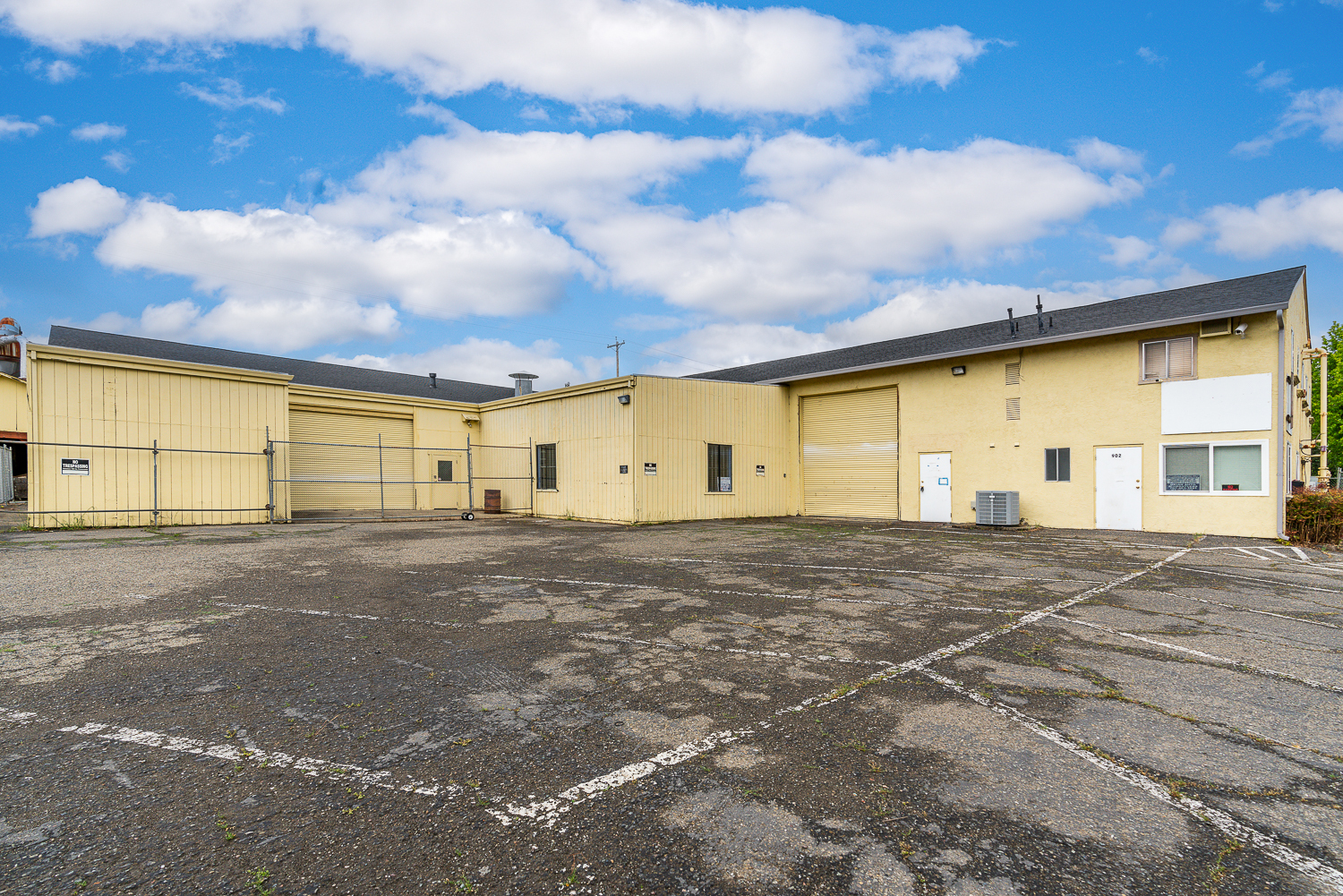 902 Waugh Ln, Ukiah, CA for lease Building Photo- Image 1 of 7