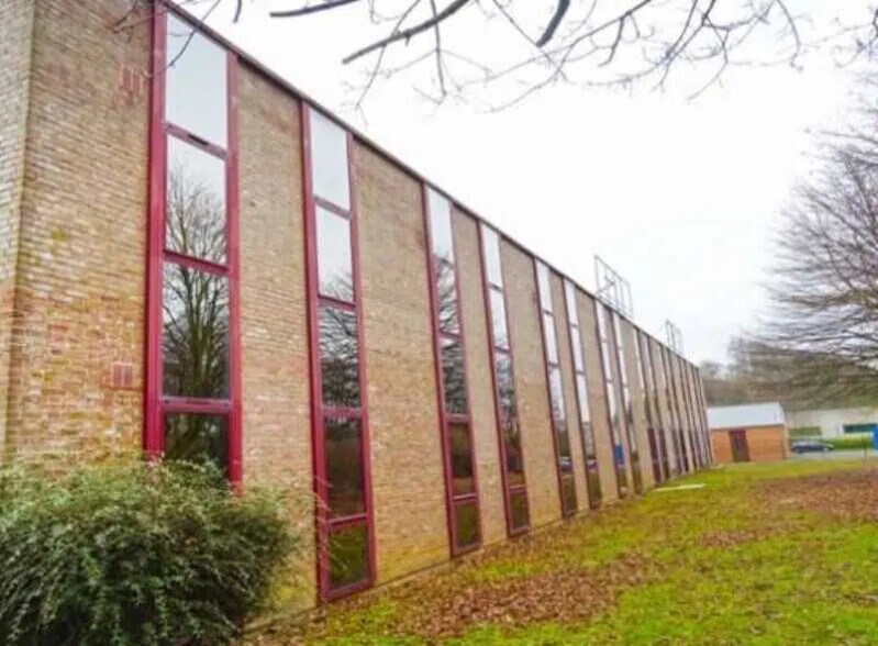 Office in Lens for lease - Building Photo - Image 3 of 4