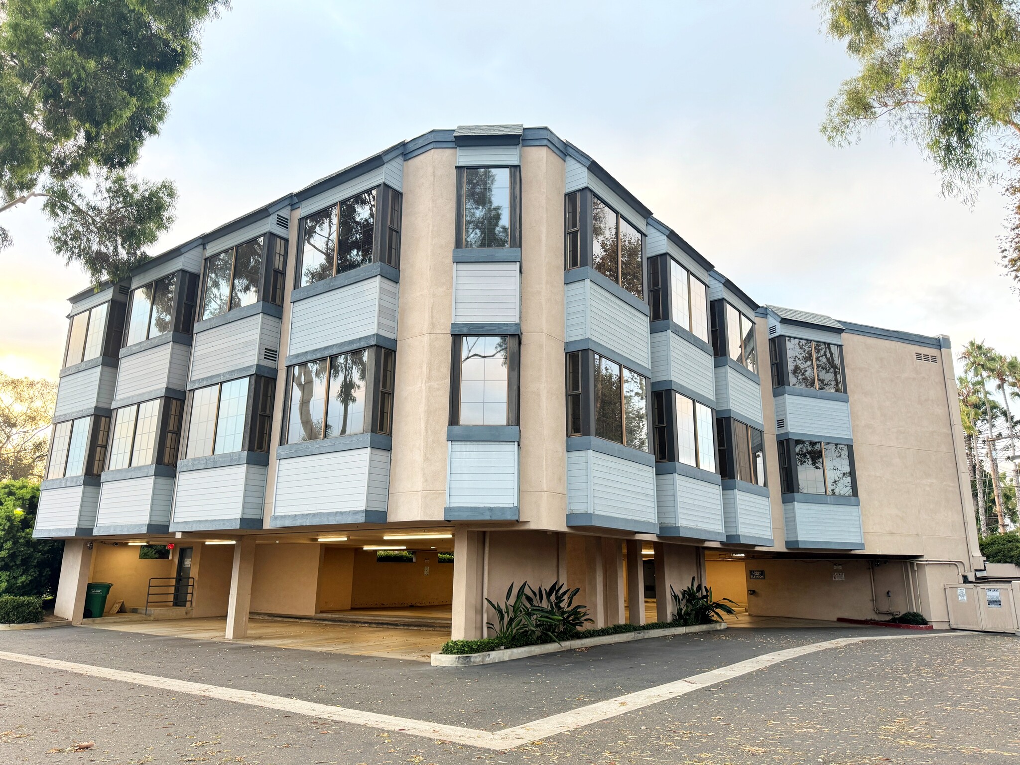 1015 Chestnut Ave, Carlsbad, CA for lease Building Photo- Image 1 of 13