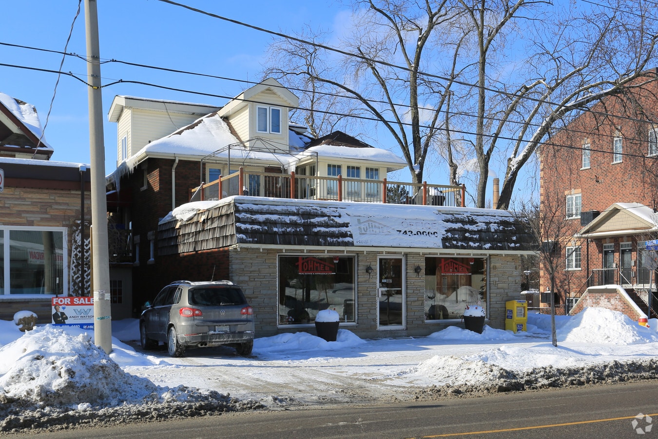 587 King St E, Kitchener, ON N2G 2M2 587 King St E, Kitchener, ON N2G 2M2