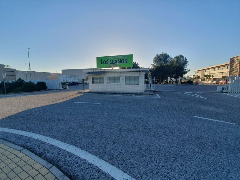 Industrial in Salteras for sale - Building Photo - Image 3 of 15