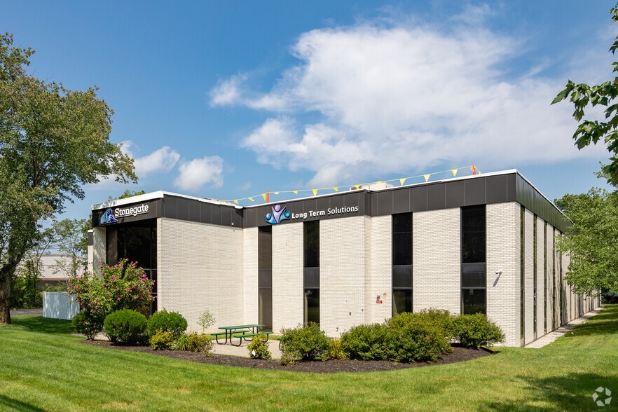 235 W Central St, Natick, MA for lease - Building Photo - Image 1 of 7