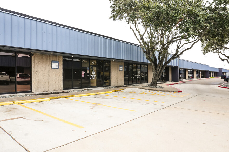 4455 South Padre Island Dr, Corpus Christi, TX for lease - Building Photo - Image 3 of 4