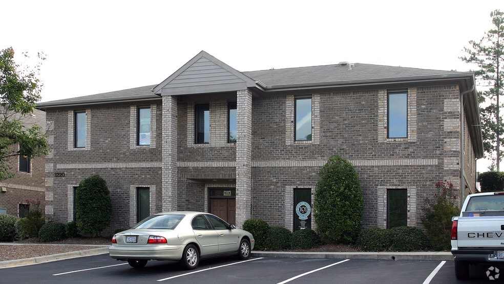1220 SE Maynard Rd, Cary, NC for lease - Primary Photo - Image 1 of 13