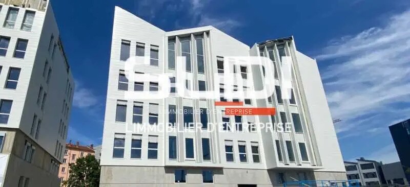 Flex in Lyon for lease - Building Photo - Image 1 of 6
