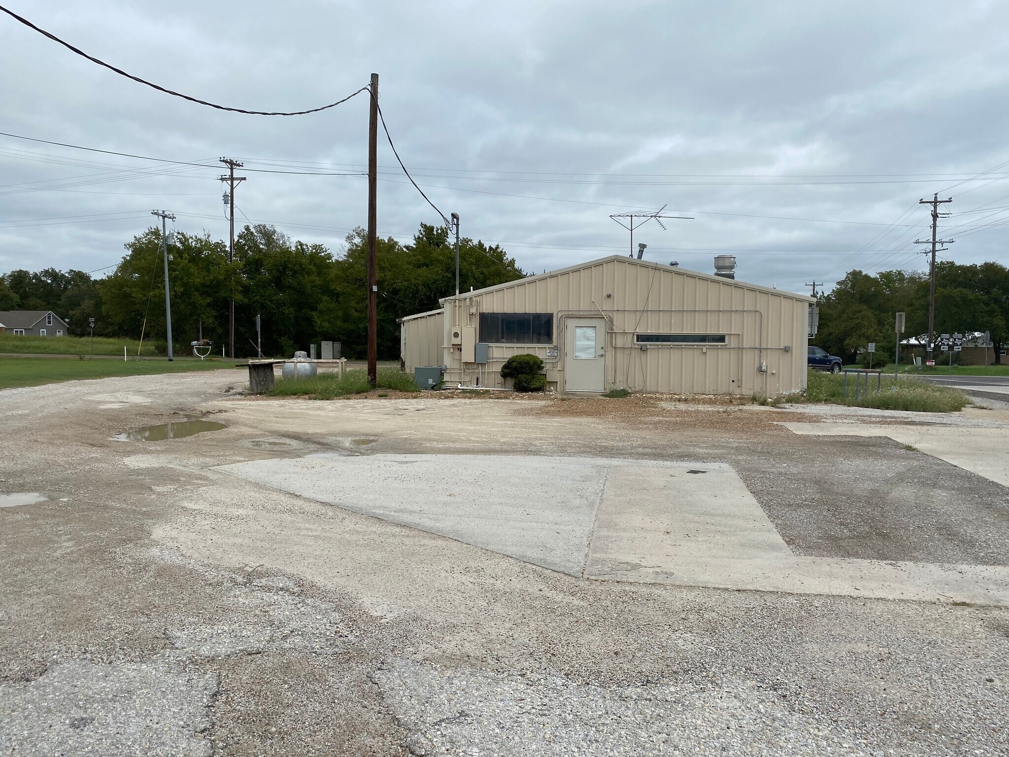 10706 Fm 2450, Sanger, TX 76266 Retail for Sale