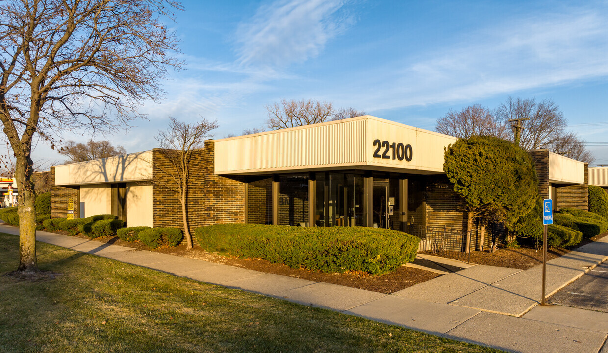 22100 Greater Mack Ave, Saint Clair Shores, MI for lease Building Photo- Image 1 of 12