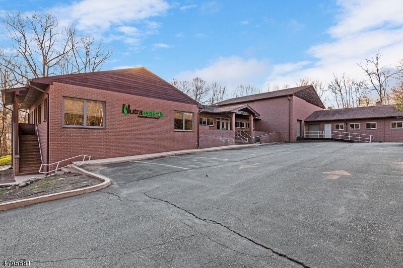 206 Macopin Rd, Bloomingdale, NJ for lease - Building Photo - Image 3 of 21