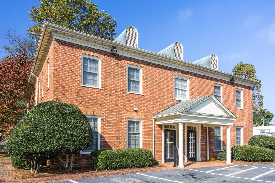 2720 Dr, WinstonSalem, NC 27106