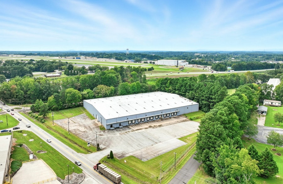 1242 W Ridge Rd, Gainesville, GA for lease - Primary Photo - Image 1 of 10