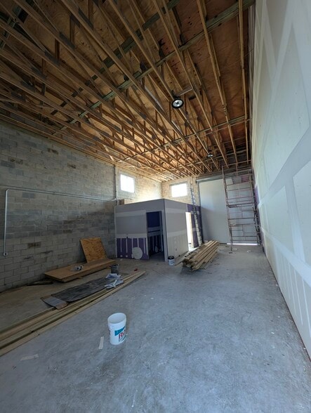 815 South Macedo Blvd, Port Saint Lucie, FL for lease - Building Photo - Image 3 of 5