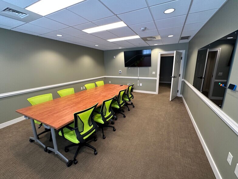 10 N Church St, West Chester, PA for lease - Interior Photo - Image 2 of 12