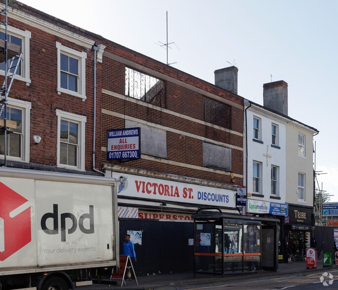29-30 Victoria St, Wolverhampton for lease - Building Photo - Image 3 of 5