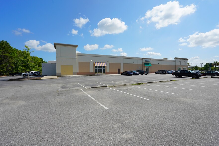 4952 Centre Pointe Dr, North Charleston, SC for lease - Building Photo - Image 1 of 16