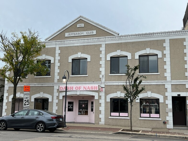 32-34 W Chicago Ave, Naperville, IL for lease - Building Photo - Image 1 of 5