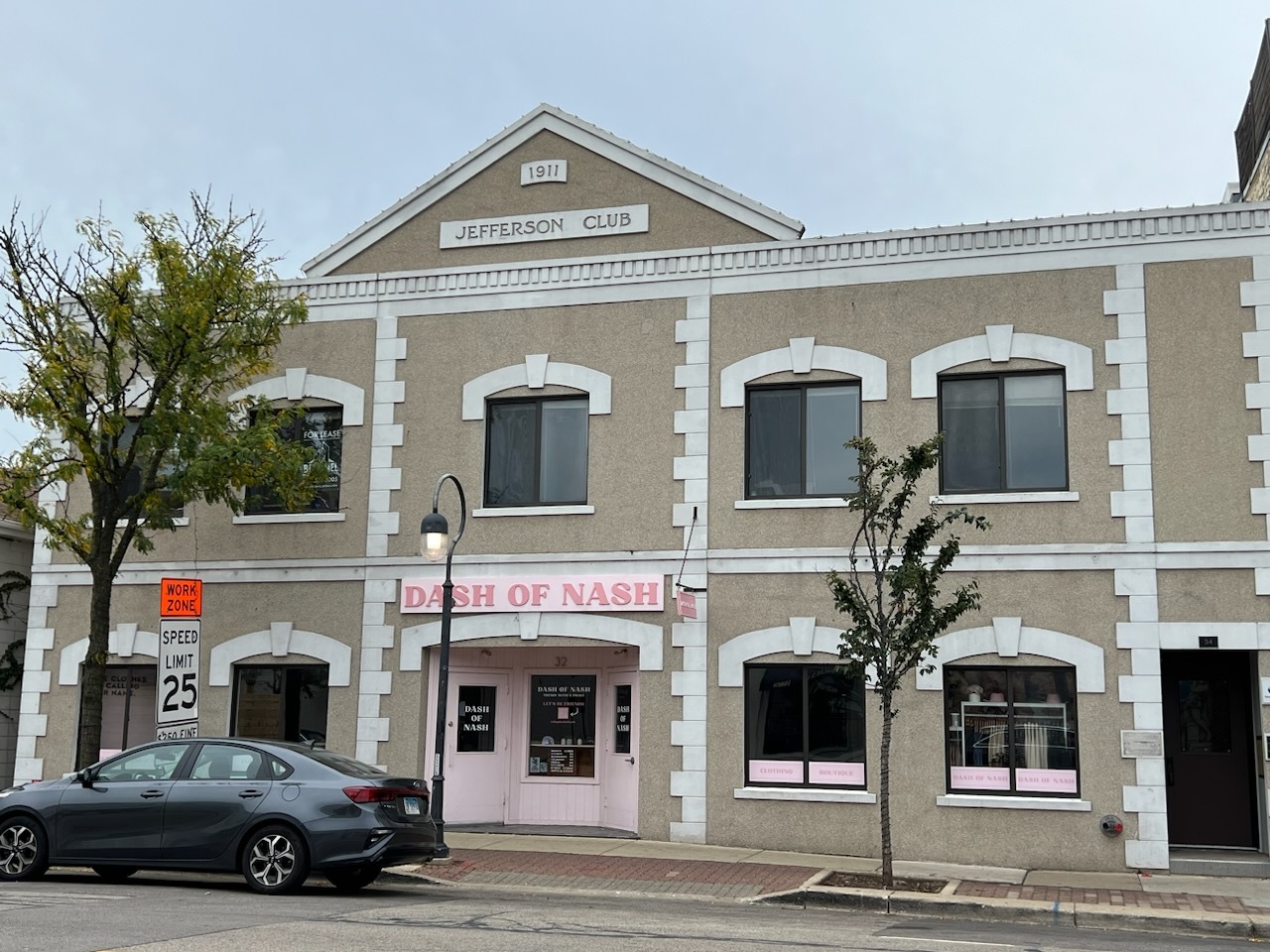 32-34 W Chicago Ave, Naperville, IL for lease Building Photo- Image 1 of 6