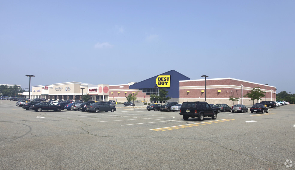 675 US Highway 1 S, Iselin, NJ for lease - Building Photo - Image 1 of 12