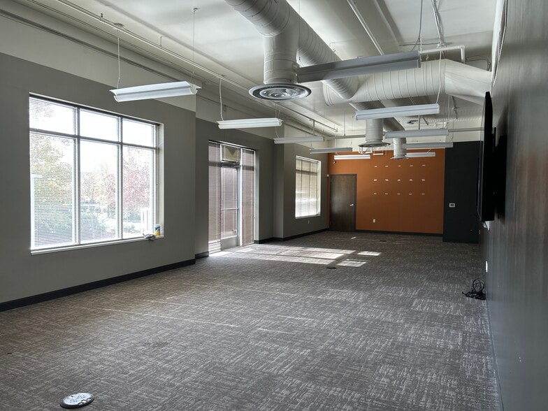 310 Billingsly Ct, Franklin, TN for lease - Interior Photo - Image 3 of 33