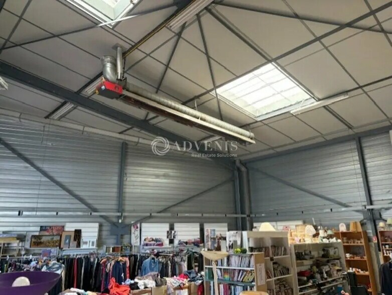 Flex in Blois for lease - Interior Photo - Image 2 of 5