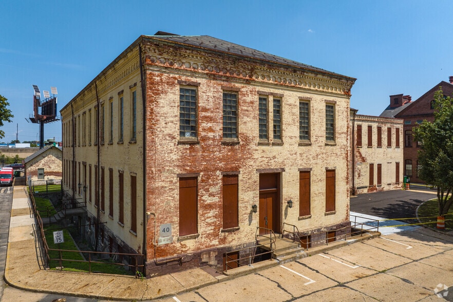 2275 Bridge St- Building 40, Philadelphia, PA for sale - Building Photo - Image 1 of 2