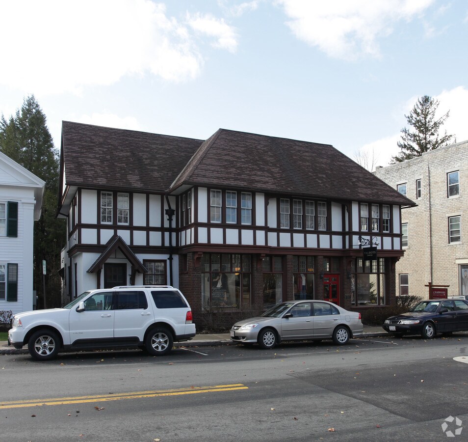 46 Walker St, Lenox, MA 01240