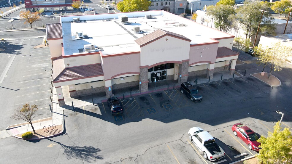 5201 Central Ave NE, Albuquerque, NM for lease - Building Photo - Image 1 of 4