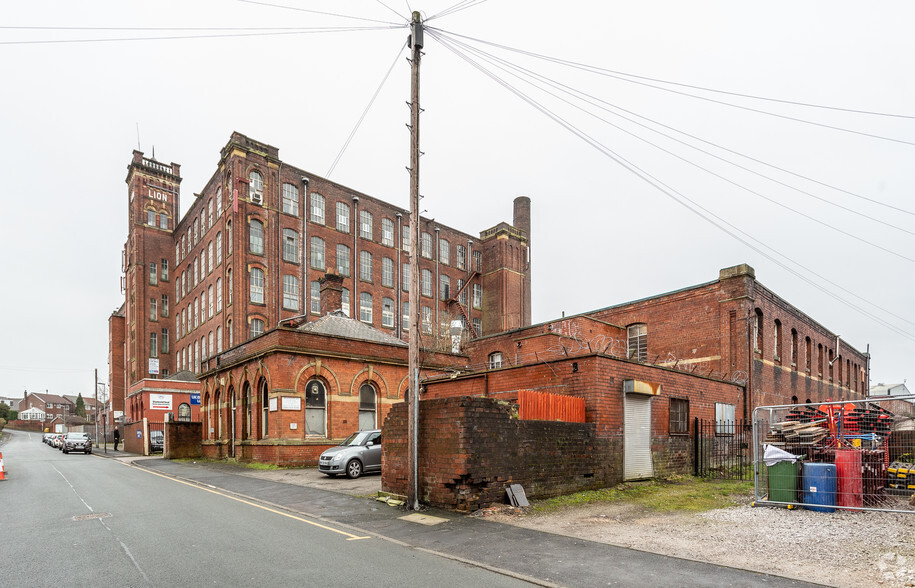 Fitton St, Oldham for lease - Primary Photo - Image 1 of 11