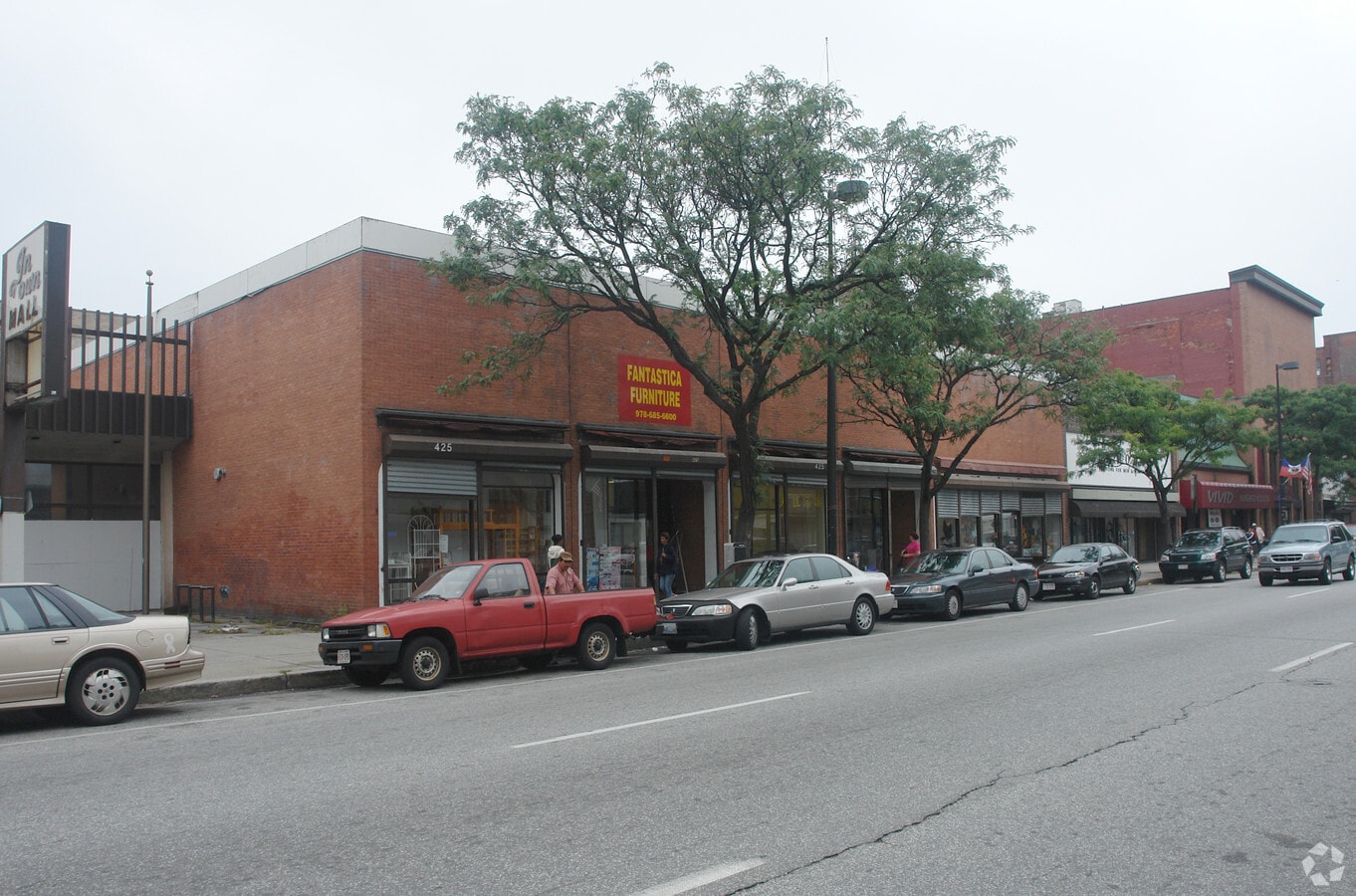 423425 Essex St, Lawrence, MA 01840