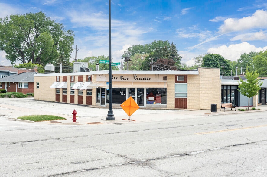 4456 Oakton St, Skokie, IL for lease - Building Photo - Image 2 of 5