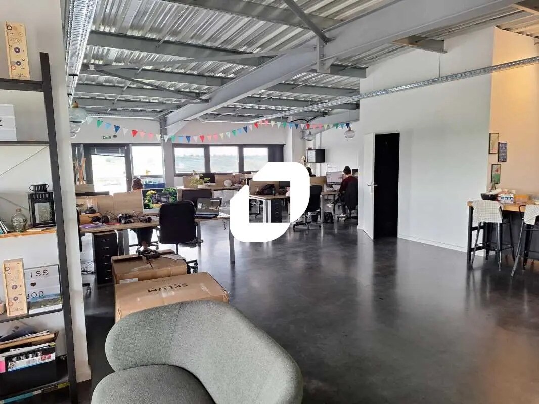 Office in Artigues-près-Bordeaux for sale Interior Photo- Image 1 of 11