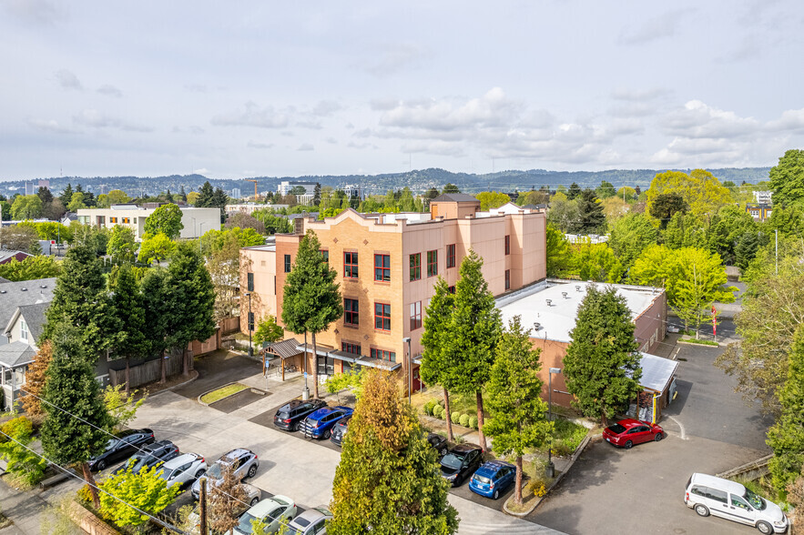 3934 NE Martin Luther King Jr Blvd, Portland, OR for lease - Aerial - Image 3 of 7