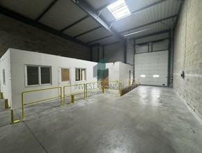 Flex in Saint-Brice-sous-Forêt for lease Interior Photo- Image 2 of 6