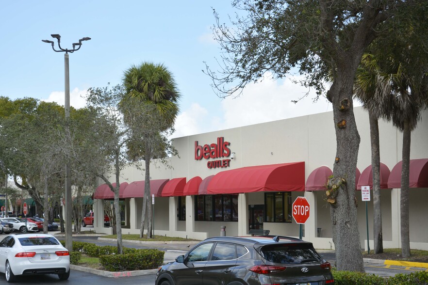 1801-1951 N Pine Island Rd, Plantation, FL for lease - Building Photo - Image 3 of 14