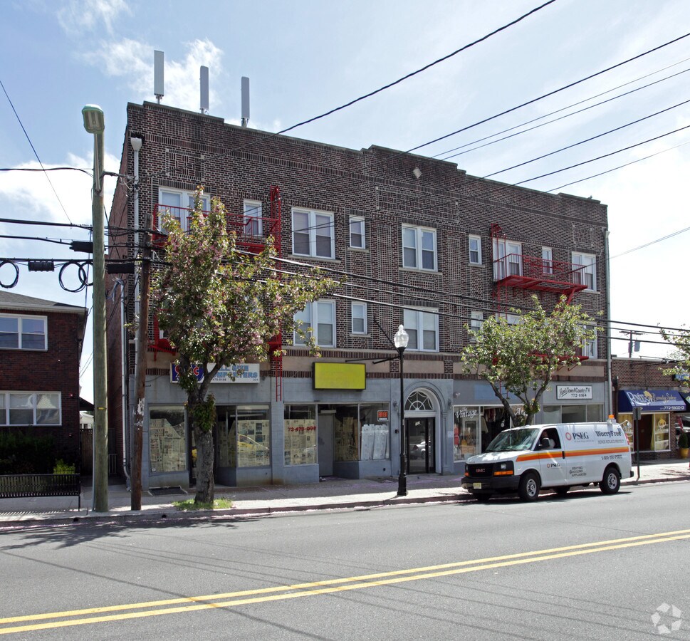 331333 Lakeview Ave, Clifton, NJ 07011