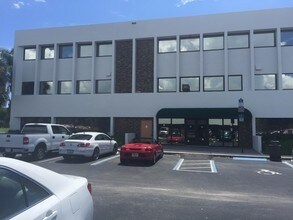 100 E Sample Rd, Pompano Beach, FL for sale - Building Photo - Image 1 of 1