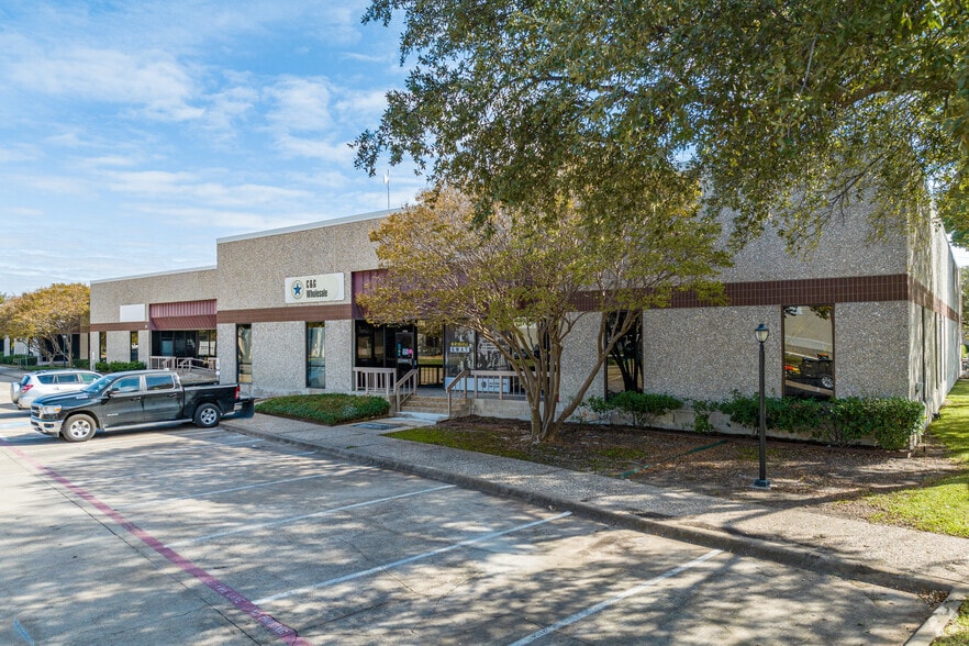 10304-10334 Brockwood Rd, Dallas, TX for lease - Building Photo - Image 1 of 4