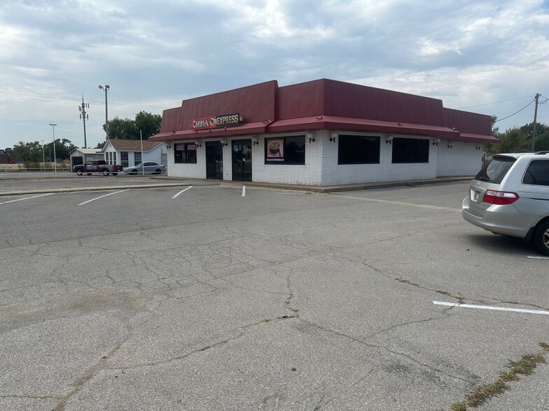 303 SW Sheridan Rd, Lawton, OK for sale - Building Photo - Image 1 of 10