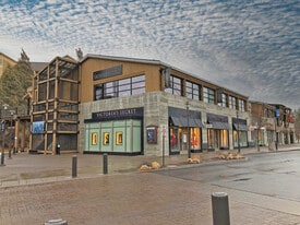 450 SW Powerhouse Dr, Bend OR - Bar