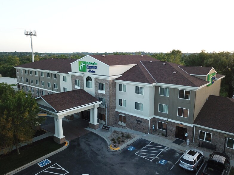 17677 Wright St Omaha Ne 68130 Hotel Property For Sale