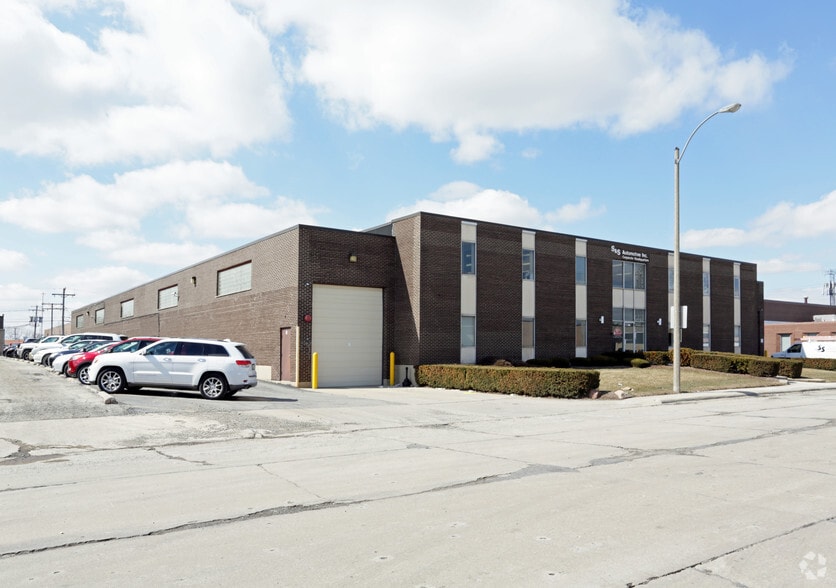 740 N Larch Ave, Elmhurst, IL for sale - Primary Photo - Image 1 of 1