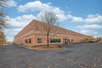 7624 Boone Ave N, Brooklyn Park, MN for lease Building Photo- Image 1 of 12