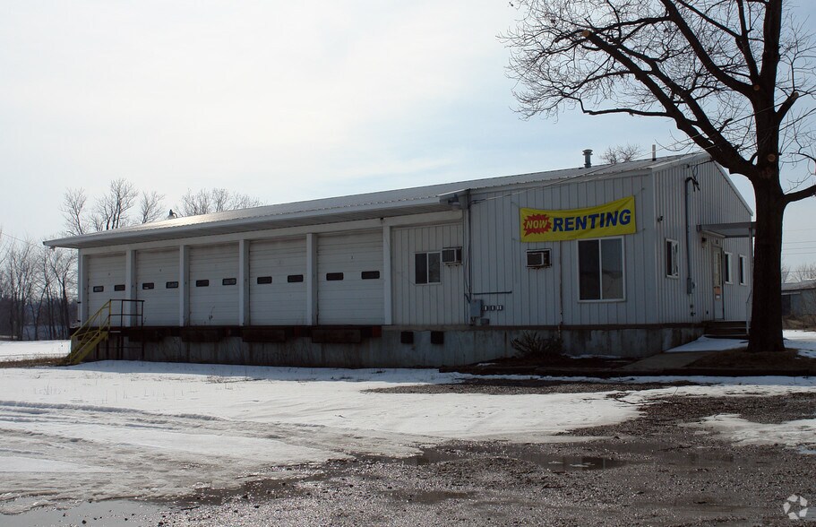 403 Stocker St, Angola, IN for sale - Building Photo - Image 1 of 2