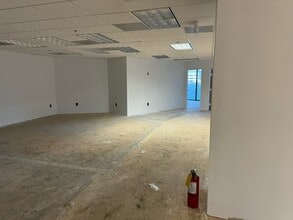 5901 Peachtree Dunwoody Rd NE, Atlanta, GA for lease Interior Photo- Image 1 of 4