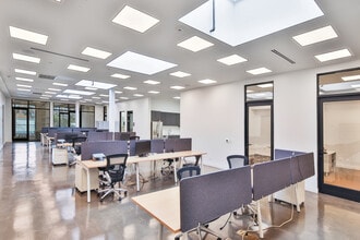 5242 W Adams Blvd, Los Angeles, CA for lease Interior Photo- Image 1 of 5