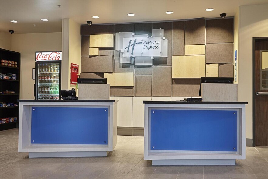 2142 Mahaney Ave, Tahlequah, OK for sale - Interior Photo - Image 1 of 1